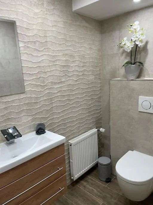 Moderne Ferienwohnung In Waldrandlage Mit Einem Hauch Von Luxus Burgthann 0*,  Germany